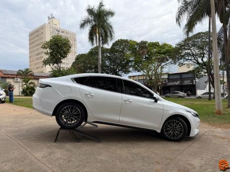 BYD King 1.5 16V 4P GS DM-I PHEV AUTOM�TICO, Foto 3