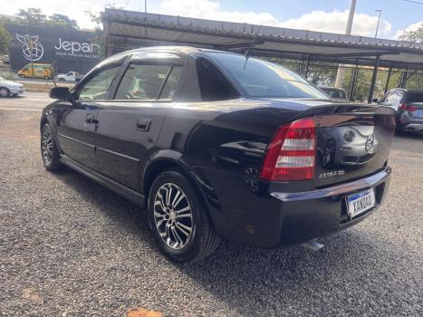 CHEVROLET Astra Sedan 2.0 4P CD, Foto 2
