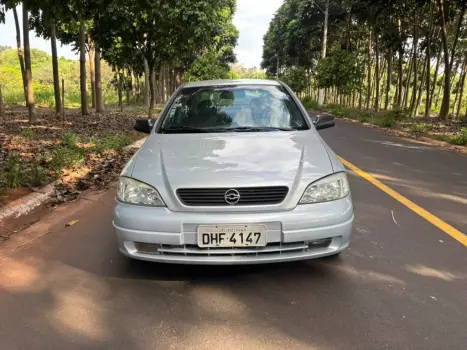 CHEVROLET Astra Sedan 1.8 4P, Foto 2