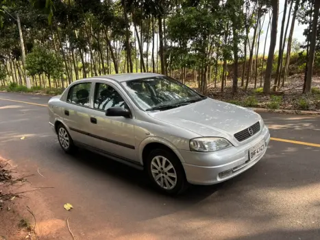 CHEVROLET Astra Sedan 1.8 4P, Foto 3