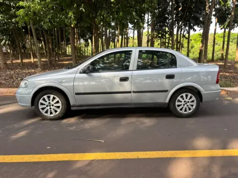 CHEVROLET Astra Sedan 1.8 4P, Foto 4