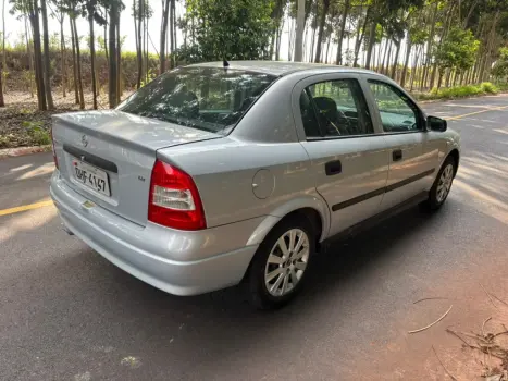 CHEVROLET Astra Sedan 1.8 4P, Foto 7