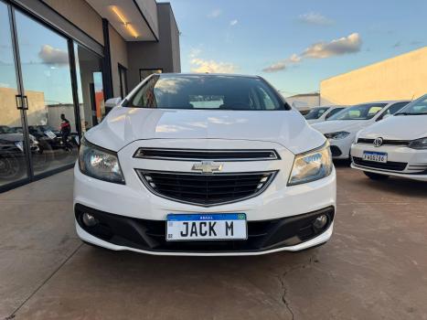 CHEVROLET Onix Hatch 1.4 4P FLEX LT, Foto 4