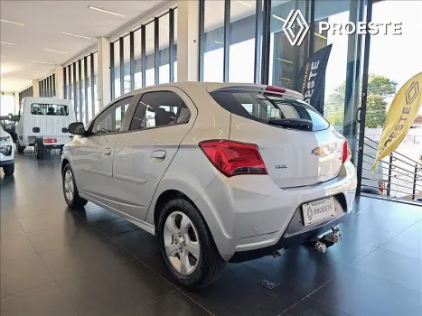 CHEVROLET Onix Hatch 1.4 4P FLEX LT, Foto 2