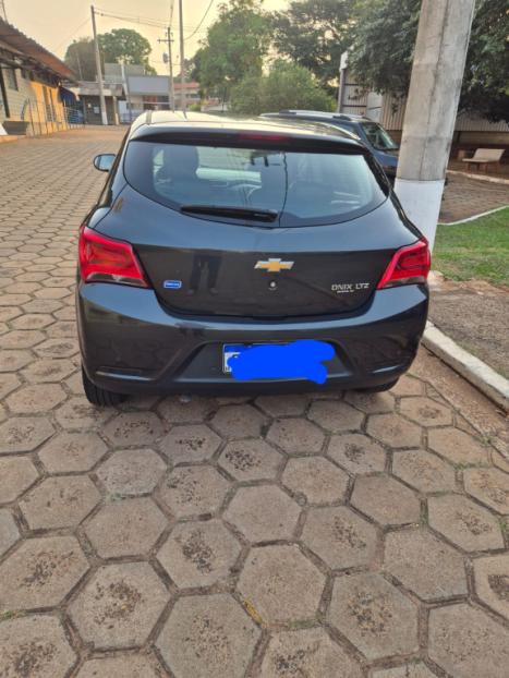 CHEVROLET Onix Hatch 1.4 4P FLEX LTZ AUTOMTICO, Foto 5