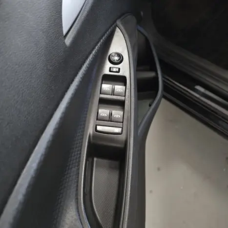 CHEVROLET Onix Hatch 1.0 4P FLEX LT, Foto 6 CHEVROLET Onix Hatch 1.0 4P FLEX LT, Foto 6