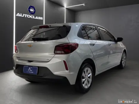 CHEVROLET Onix Hatch 1.0 4P FLEX LT, Foto 6 CHEVROLET Onix Hatch 1.0 4P FLEX LT, Foto 6