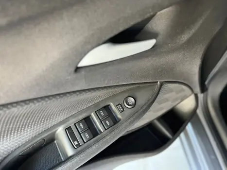 CHEVROLET Onix Hatch 1.0 12V 4P FLEX LTZ TURBO, Foto 12