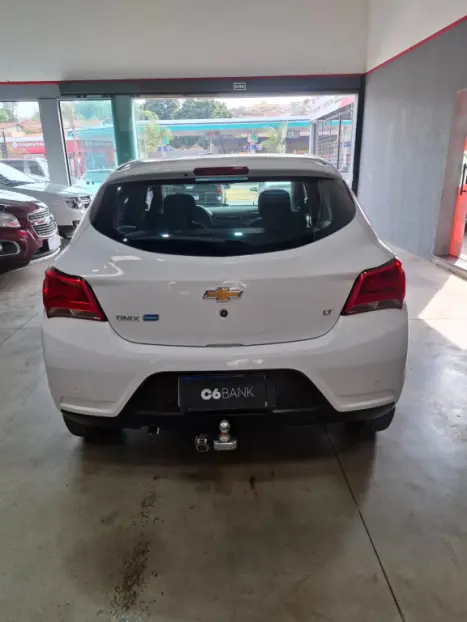 CHEVROLET Onix Hatch 1.4 4P FLEX LT AUTOMÁTICO, Foto 7 CHEVROLET Onix Hatch 1.4 4P FLEX LT AUTOMÁTICO, Foto 7