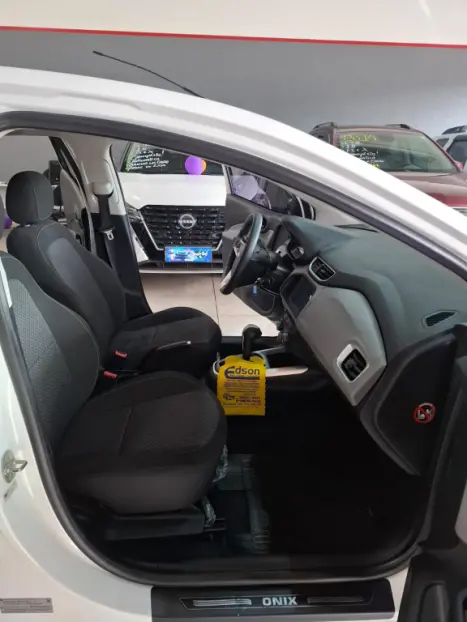 CHEVROLET Onix Hatch 1.4 4P FLEX LT AUTOMÁTICO, Foto 10 CHEVROLET Onix Hatch 1.4 4P FLEX LT AUTOMÁTICO, Foto 10