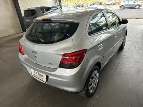 CHEVROLET Onix Hatch 1.4 4P FLEX LT, Foto 11 CHEVROLET Onix Hatch 1.4 4P FLEX LT, Foto 11