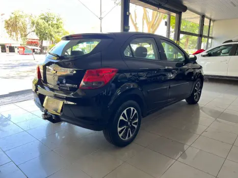 CHEVROLET Onix Hatch 1.4 4P FLEX LTZ, Foto 4 CHEVROLET Onix Hatch 1.4 4P FLEX LTZ, Foto 4