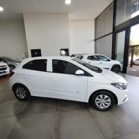 CHEVROLET Onix Hatch 1.0 4P FLEX LT, Foto 5 CHEVROLET Onix Hatch 1.0 4P FLEX LT, Foto 5