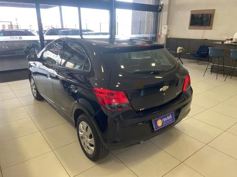 CHEVROLET Onix Hatch 1.4 4P FLEX LT, Foto 4