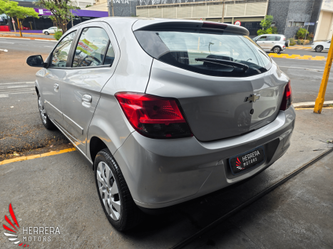 CHEVROLET Onix Hatch 1.4 4P FLEX LT, Foto 2