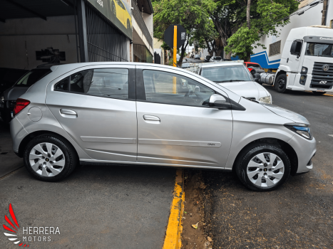 CHEVROLET Onix Hatch 1.4 4P FLEX LT, Foto 5