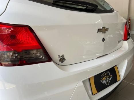 CHEVROLET Onix Hatch 1.4 4P FLEX LT, Foto 2