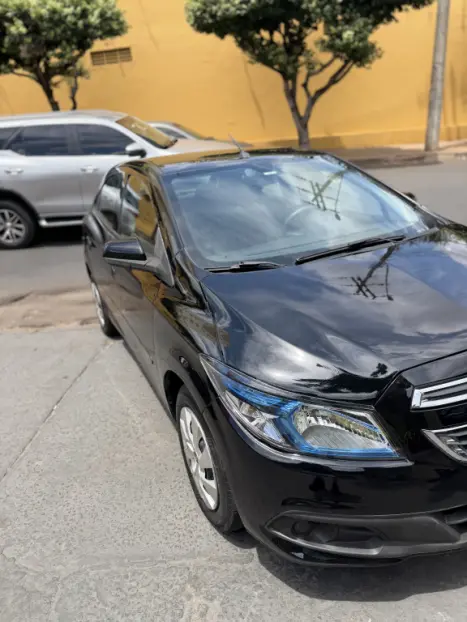 CHEVROLET Onix Hatch 1.4 4P FLEX LT, Foto 9