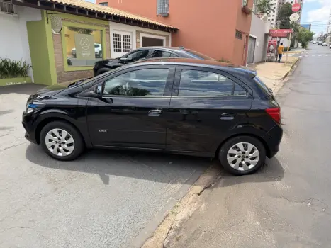 CHEVROLET Onix Hatch 1.4 4P FLEX LT, Foto 12