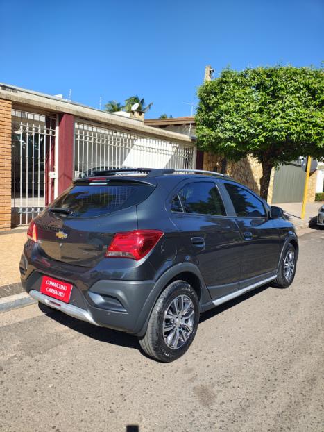 CHEVROLET Onix Hatch 1.4 4P FLEX ACTIV AUTOMÁTICO, Foto 2 CHEVROLET Onix Hatch 1.4 4P FLEX ACTIV AUTOMÁTICO, Foto 2
