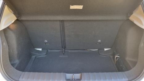 CHEVROLET Onix Hatch 1.0 12V 4P FLEX LTZ TURBO, Foto 8 CHEVROLET Onix Hatch 1.0 12V 4P FLEX LTZ TURBO, Foto 8