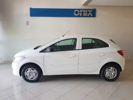 CHEVROLET Onix Hatch 1.0 4P FLEX LT, Foto 2 CHEVROLET Onix Hatch 1.0 4P FLEX LT, Foto 2