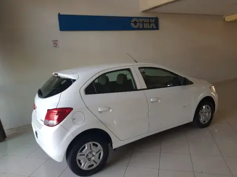 CHEVROLET Onix Hatch 1.0 4P FLEX LT, Foto 6 CHEVROLET Onix Hatch 1.0 4P FLEX LT, Foto 6