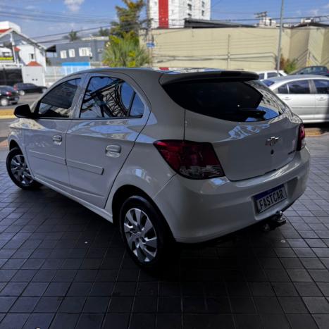 CHEVROLET Onix Hatch 1.0 12V 4P FLEX LT, Foto 6 CHEVROLET Onix Hatch 1.0 12V 4P FLEX LT, Foto 6