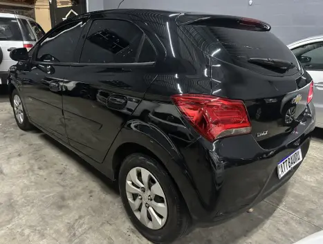 CHEVROLET Onix Hatch 1.0 4P FLEX LT, Foto 3 CHEVROLET Onix Hatch 1.0 4P FLEX LT, Foto 3