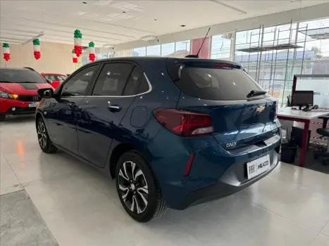 CHEVROLET Onix Hatch 1.0 12V 4P FLEX PREMIER TURBO AUTOMÁTICO, Foto 8 CHEVROLET Onix Hatch 1.0 12V 4P FLEX PREMIER TURBO AUTOMÁTICO, Foto 8