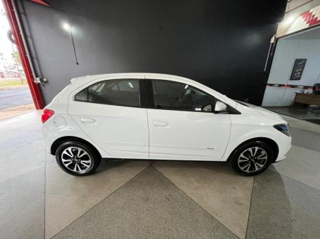 CHEVROLET Onix Hatch 1.4 4P FLEX LTZ, Foto 4