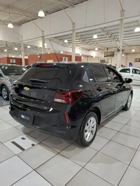 CHEVROLET Onix Hatch 1.0 4P FLEX LT2, Foto 4