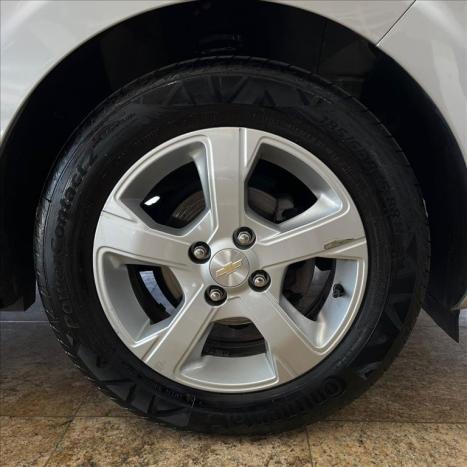 CHEVROLET Onix Hatch 1.4 4P FLEX LT, Foto 9