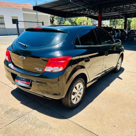 CHEVROLET Onix Hatch 1.0 4P FLEX LT, Foto 4