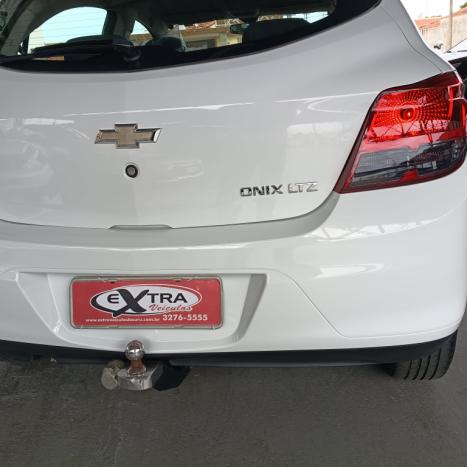 CHEVROLET Onix Hatch 1.4 4P FLEX LTZ, Foto 15