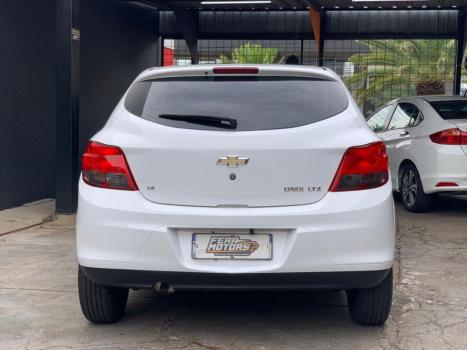 CHEVROLET Onix Hatch 1.4 4P FLEX LTZ, Foto 2