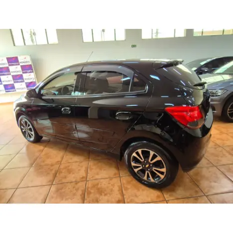 CHEVROLET Onix Hatch 1.4 4P FLEX LTZ, Foto 2