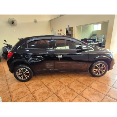 CHEVROLET Onix Hatch 1.4 4P FLEX LTZ, Foto 13