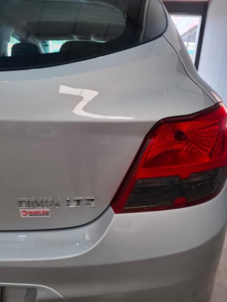 CHEVROLET Onix Hatch 1.4 4P FLEX LTZ AUTOM�TICO, Foto 8