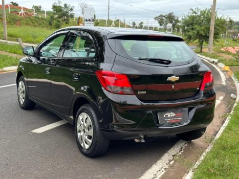 CHEVROLET Onix Hatch 1.4 4P FLEX LT, Foto 4