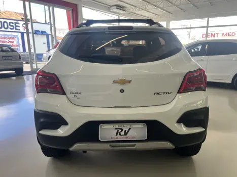 CHEVROLET Onix Hatch 1.4 4P FLEX ACTIV AUTOM�TICO, Foto 4