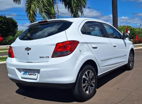 CHEVROLET Onix Hatch 1.4 4P FLEX LTZ, Foto 4