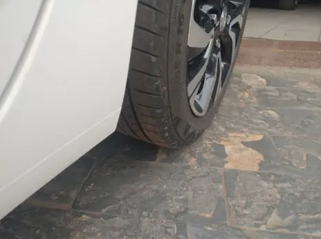 CHEVROLET Onix Hatch 1.0 12V 4P FLEX PREMIER 2 TURBO AUTOM�TICO, Foto 15