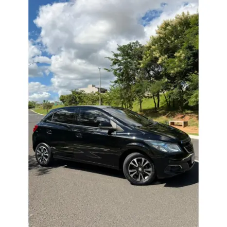 CHEVROLET Onix Hatch 1.4 4P FLEX LTZ, Foto 3