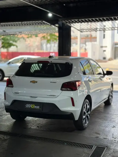 CHEVROLET Onix Hatch 1.0 12V 4P FLEX PREMIER 2 TURBO AUTOM�TICO, Foto 9
