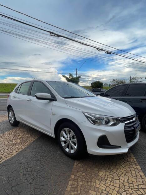 CHEVROLET Onix Hatch 1.0 4P FLEX LT, Foto 2