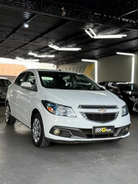 CHEVROLET Onix Hatch 1.4 4P FLEX LT, Foto 9