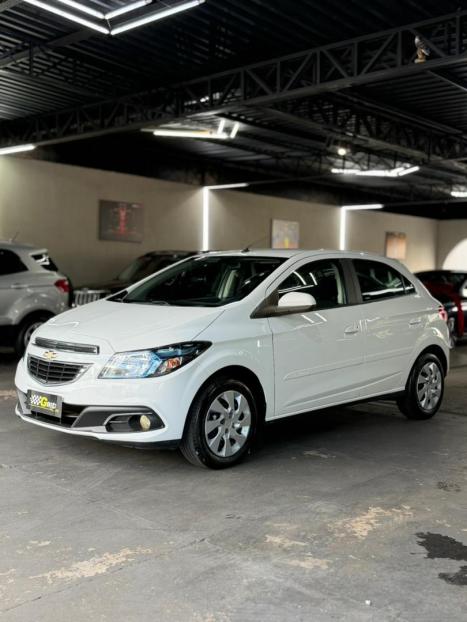 CHEVROLET Onix Hatch 1.4 4P FLEX LT, Foto 16