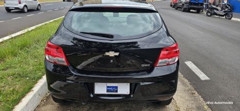 CHEVROLET Onix Hatch 1.0 4P FLEX LS, Foto 4