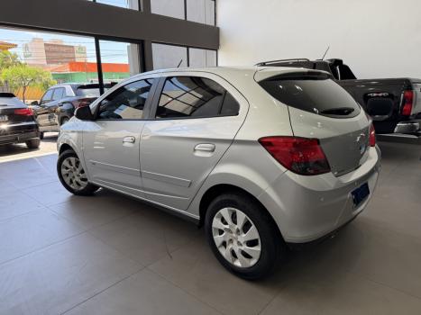 CHEVROLET Onix Hatch 1.4 4P FLEX LT, Foto 6